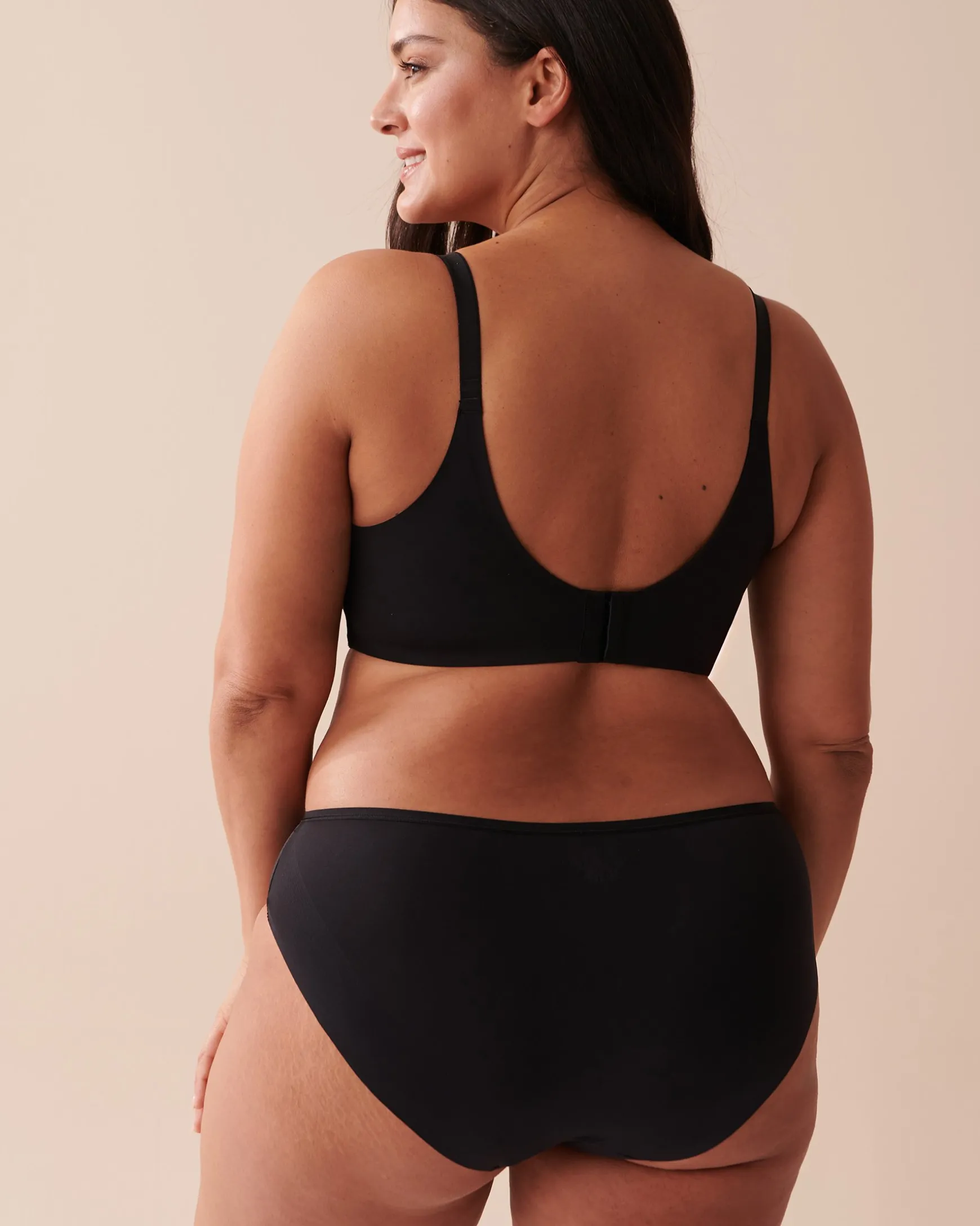 Lightly Lined Wireless Sleek Back Bra