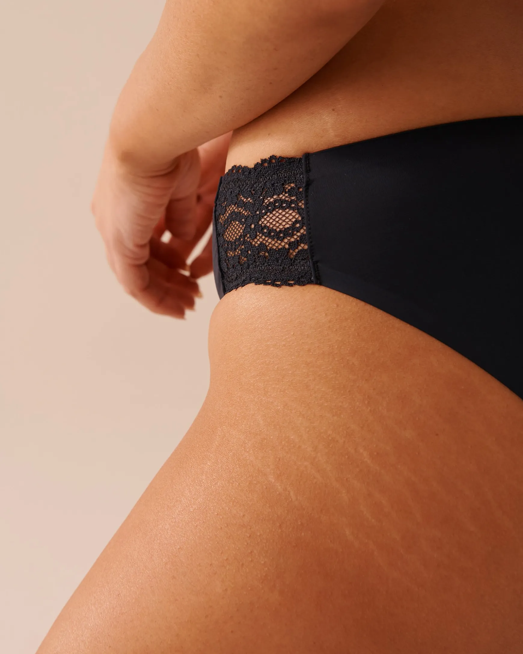 Regular Absorbency Lace Detail Bikini Period Panty